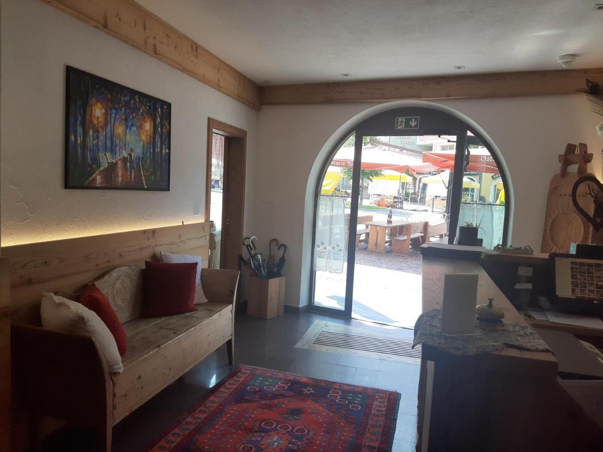 Post Hotel Moena Bagian luar foto